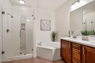 Photo #5: 6638254 Listing 