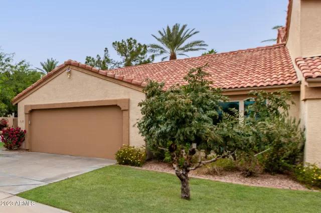 MLS: 6638283 Condo For Sale