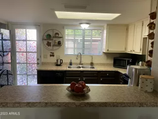 Photo #4: 6638303 Listing