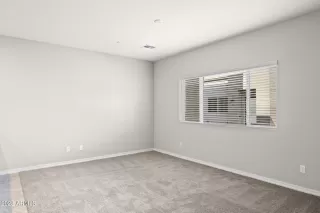 Photo #5: 6638420 Listing