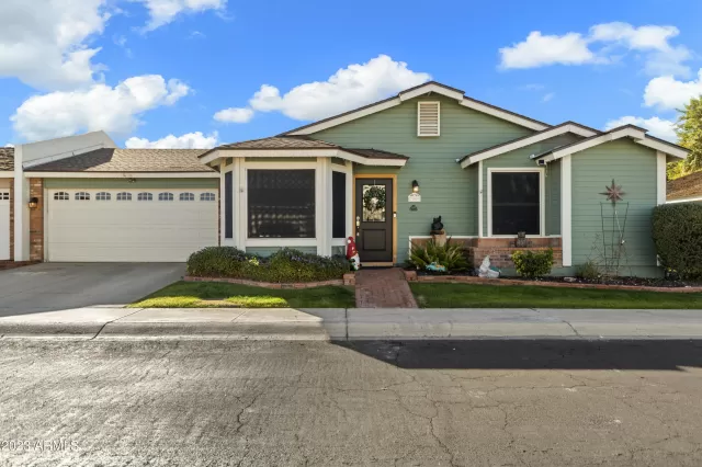 MLS: 6638446 Condo For Sale
