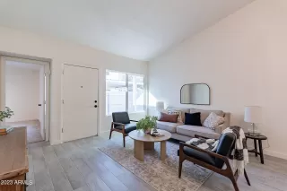 Photo #3: 6638532 Listing 