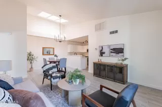 Photo #5: 6638532 Listing 