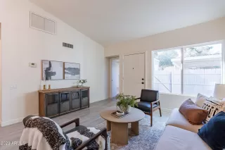 Photo #6: 6638532 Listing 