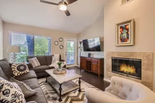 Photo #2: 6638613 Listing