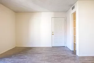 Photo #3: 6638639 Listing