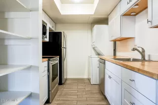 Photo #5: 6638639 Listing