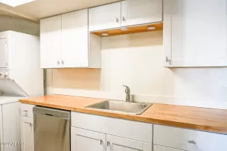 Photo #6: 6638639 Listing