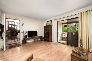 Photo #2: 6638642 Listing 