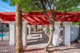 Photo #3: 6638643 Listing 