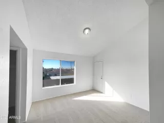 Photo #4: 6638659 Listing