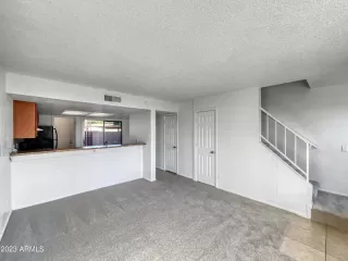 Photo #6: 6638659 Listing