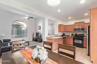 Photo #5: 6638677 Listing