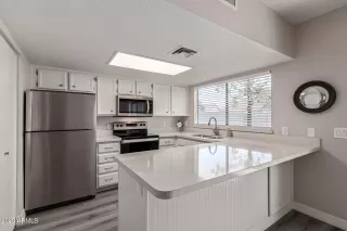 Photo #4: 6638707 Listing