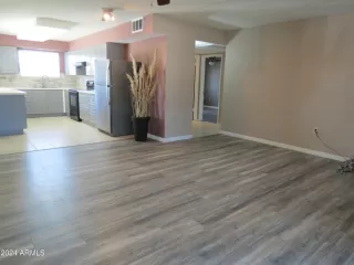 Photo #3: 6638741 Listing