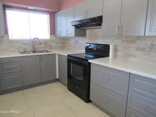 Photo #5: 6638741 Listing