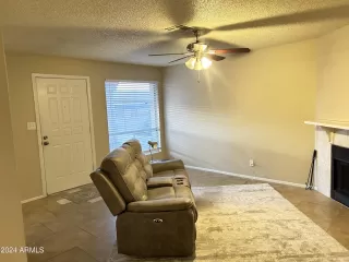 Photo #4: 6638875 Listing