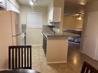 Photo #6: 6638875 Listing