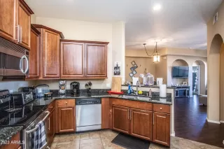 Photo #4: 6639162 Listing 