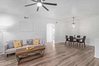 Photo #4: 6639241 Listing