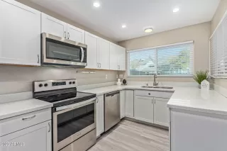 Photo #1: 6639244 Listing 