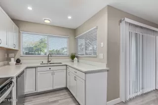 Photo #2: 6639244 Listing 