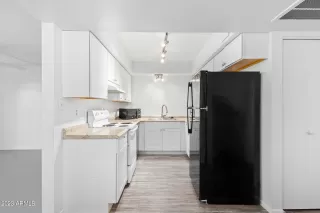 Photo #4: 6639444 Listing