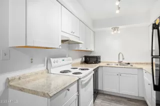 Photo #5: 6639444 Listing