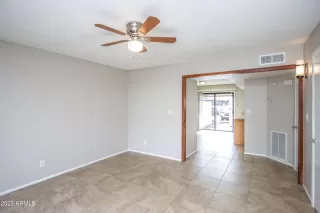 Photo #5: 6639690 Listing