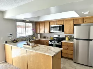 Photo #6: 6639690 Listing