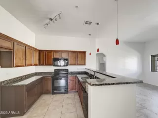 Photo #1: 6639709 Listing