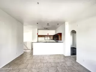 Photo #4: 6639709 Listing