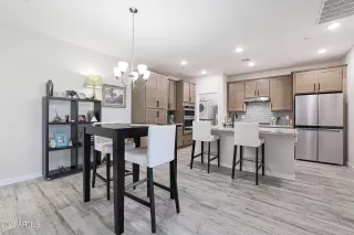 Photo #4: 6639919 Listing