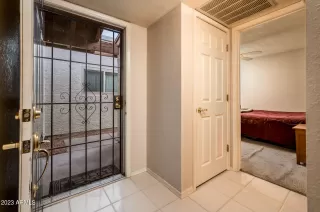 Photo #5: 6639992 Listing