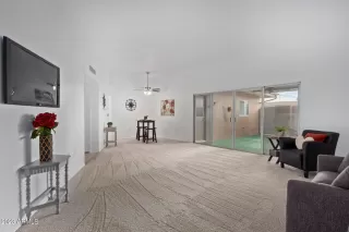 Photo #6: 6639995 Listing