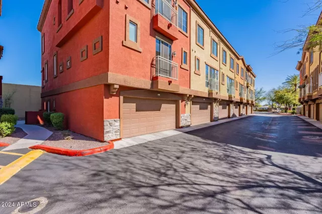 MLS: 6640055 Condo For Sale