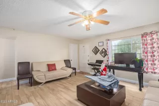 Photo #6: 6640147 Listing 