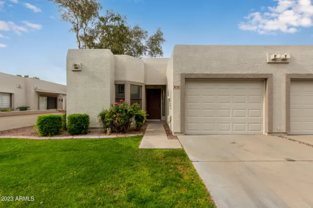 MLS: 6640155 Condo For Sale