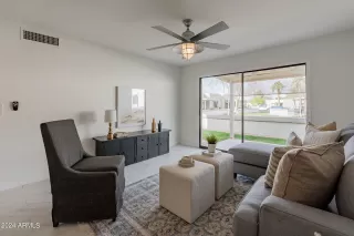 Photo #6: 6640155 Listing