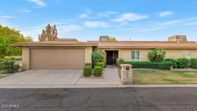 MLS: 6640157 Condo For Sale