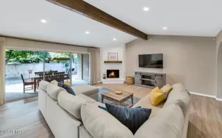 Photo #2: 6640157 Listing