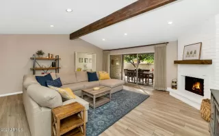 Photo #3: 6640157 Listing