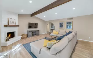 Photo #4: 6640157 Listing