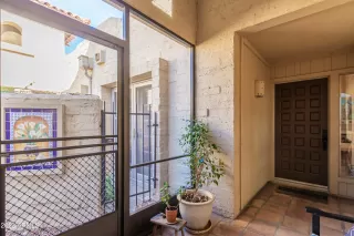 Photo #5: 6640265 Listing