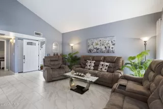 Photo #1: 6640351 Listing 