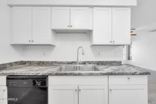 Photo #4: 6640451 Listing