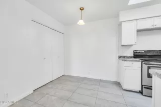 Photo #6: 6640451 Listing