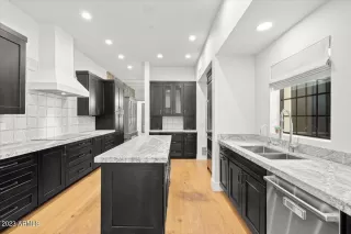 Photo #3: 6640684 Listing 