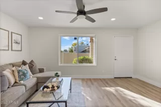 Photo #6: 6640732 Listing 