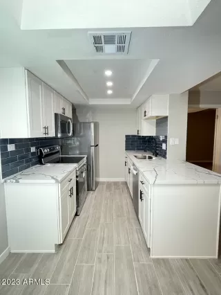 Photo #2: 6640790 Listing 